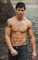 /album/fotogaleria-new-moon/taylor-lautner-image1-jpg1/